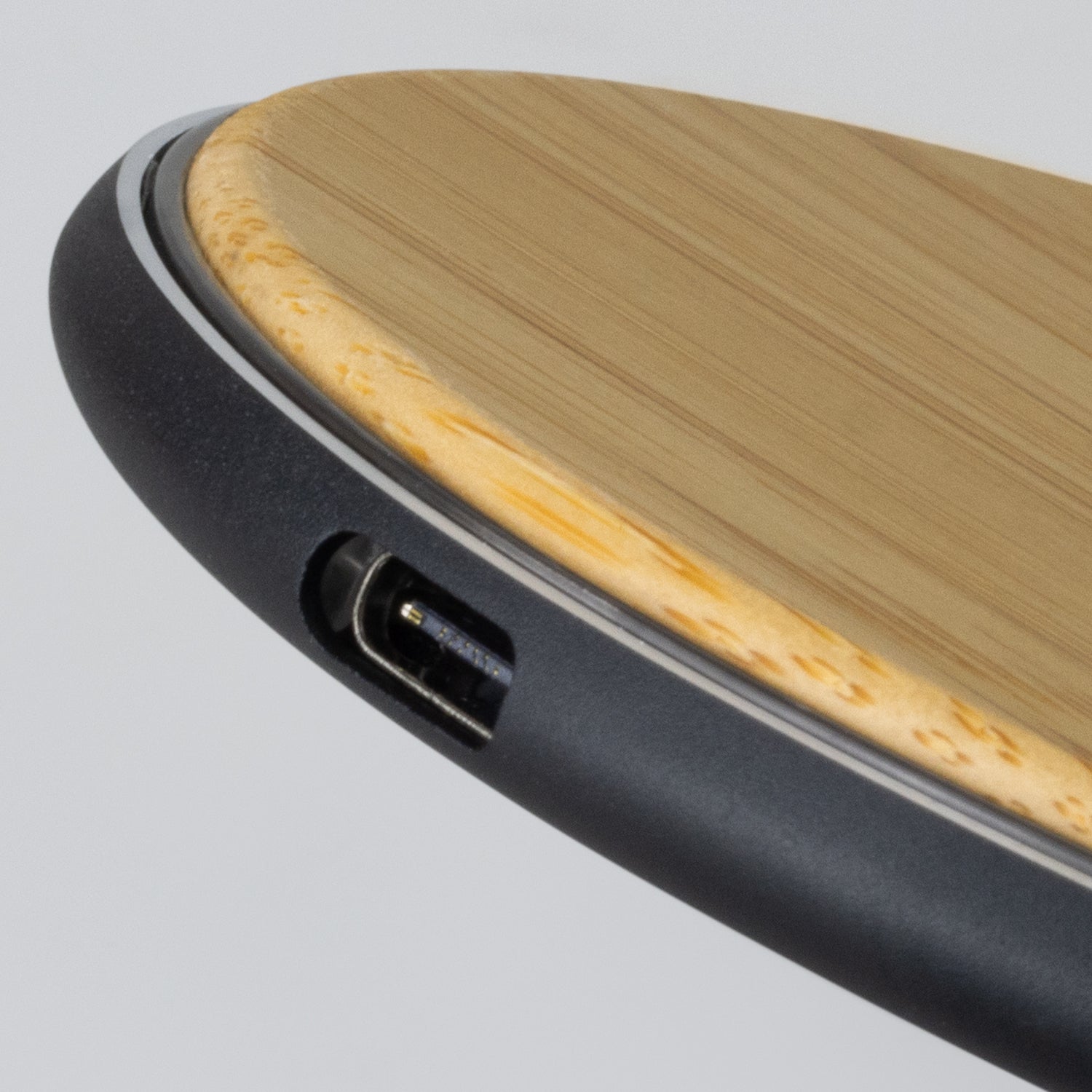 Bamboo 15W Wireless Fast Charger (5)