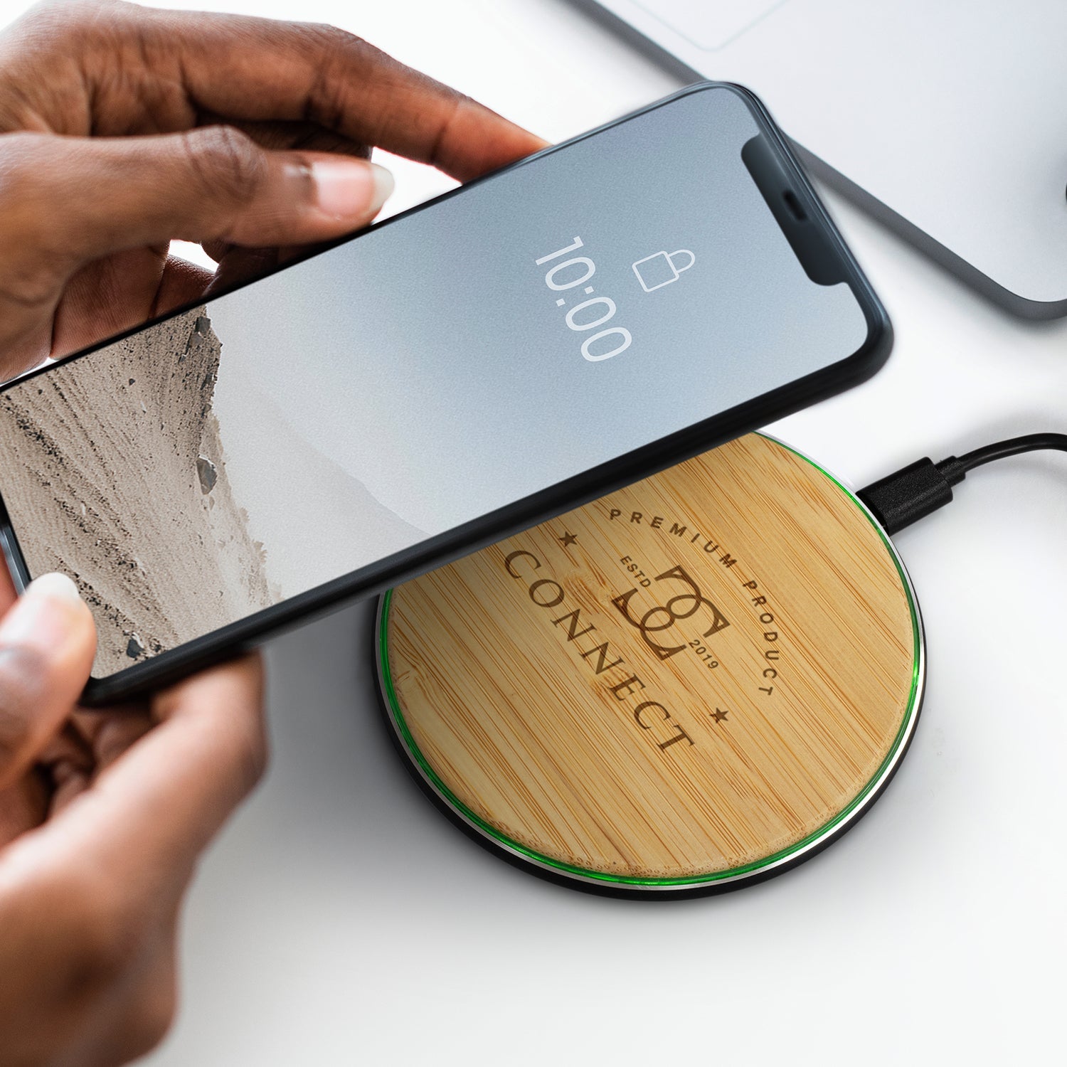 Bamboo 15W Wireless Fast Charger (7)