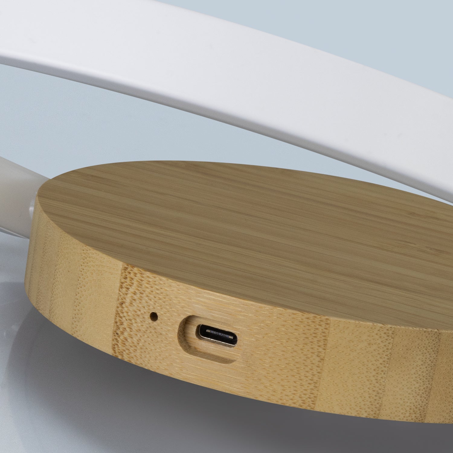 Twilight Wireless Charging Night Light (4)