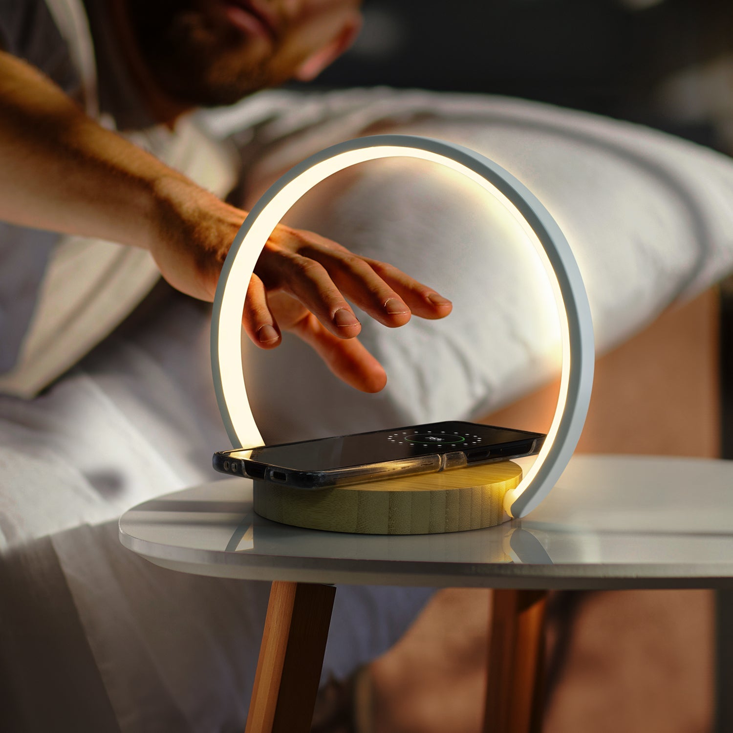 Twilight Wireless Charging Night Light (9)