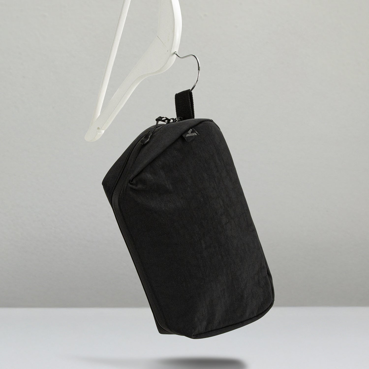 ARCHER Tasman Toiletry Bag (5)