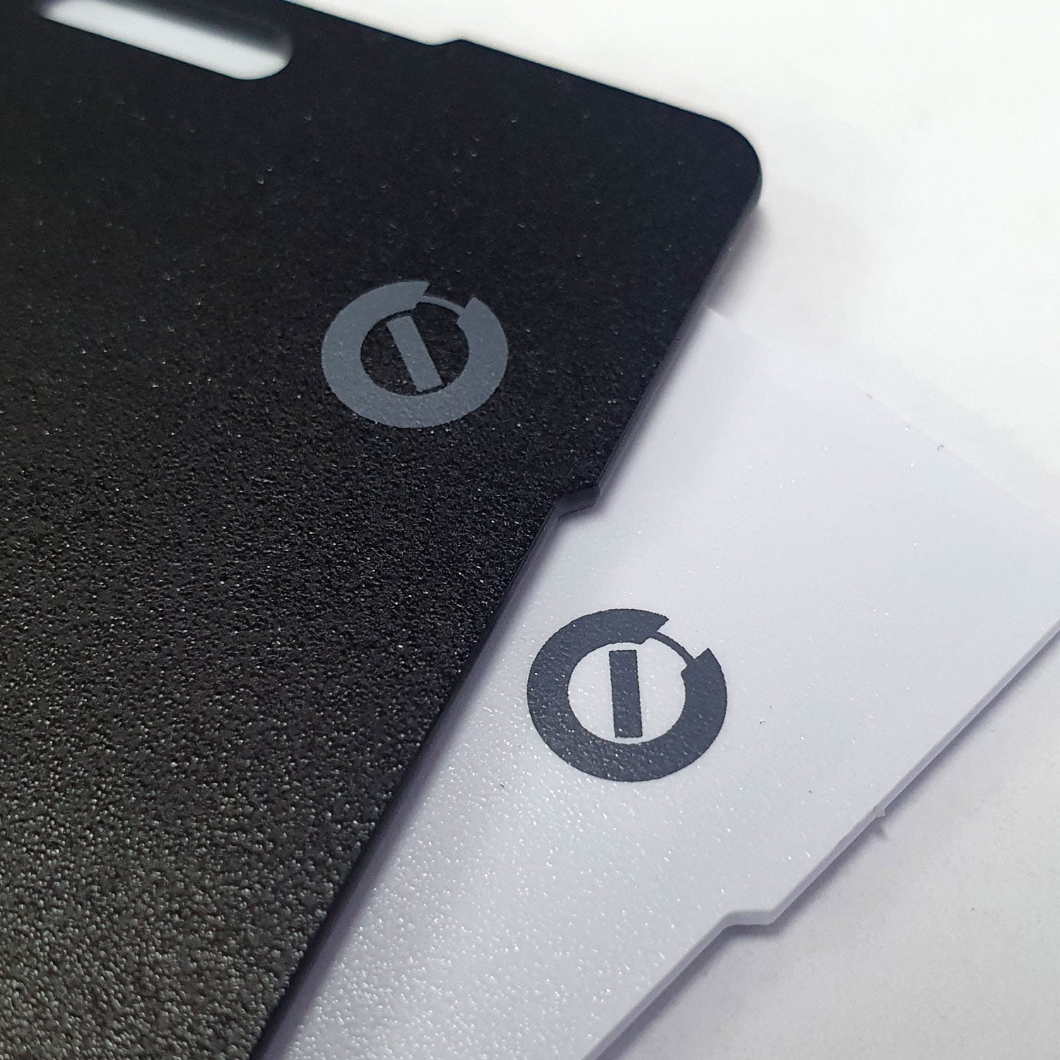 Carbon Bluetooth Tracker (6)