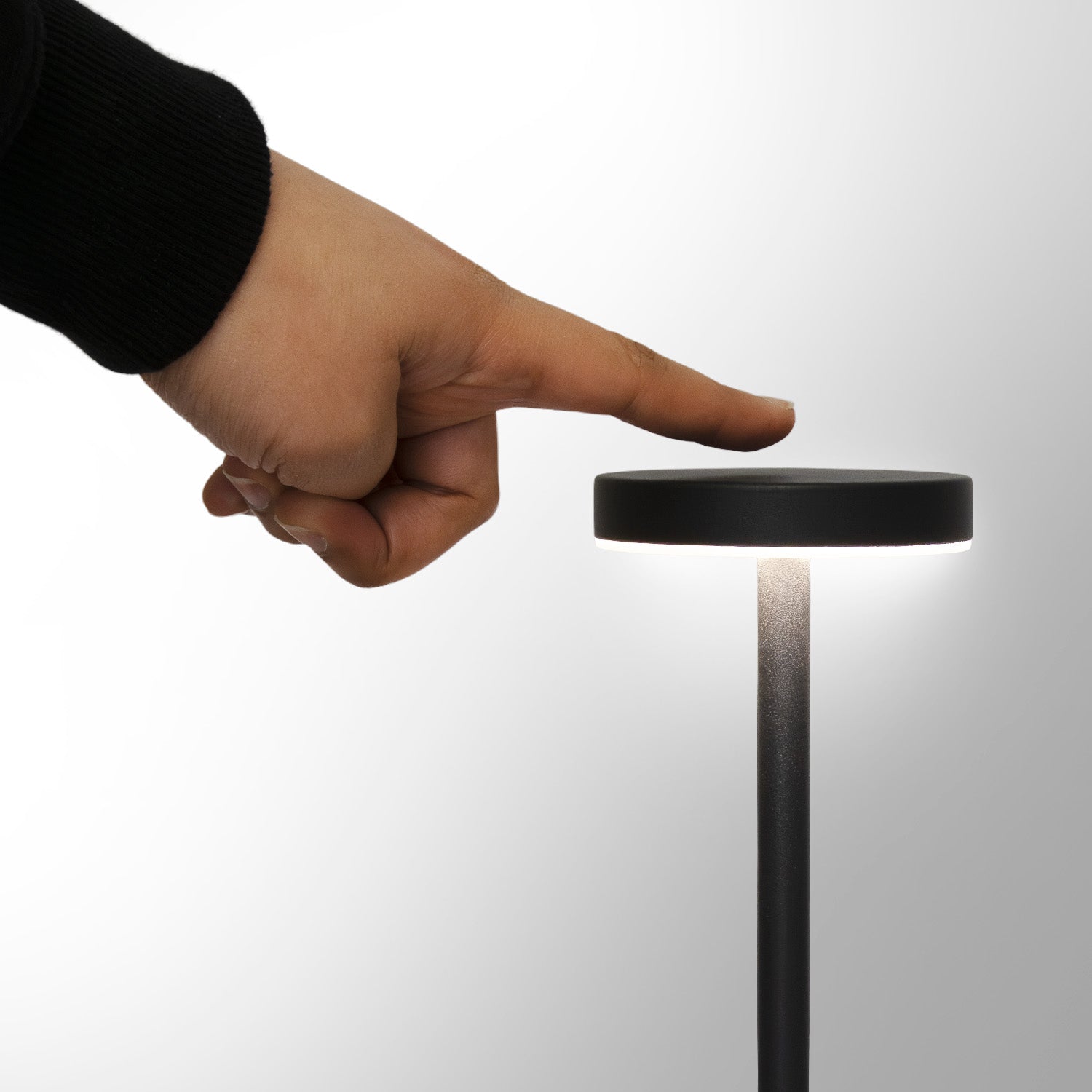 Nouveau Rechargeable Table Lamp (5)
