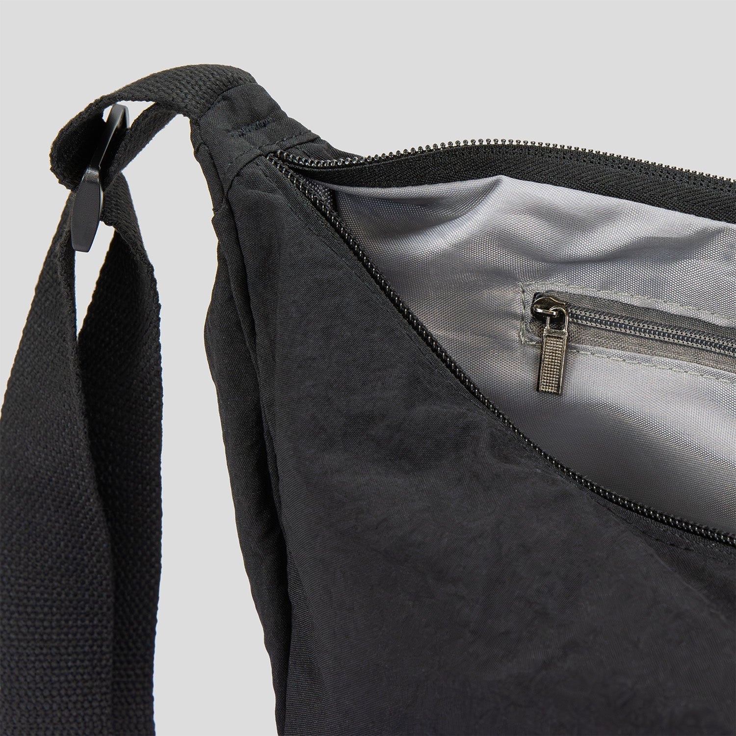Selene Moon Bag (5)